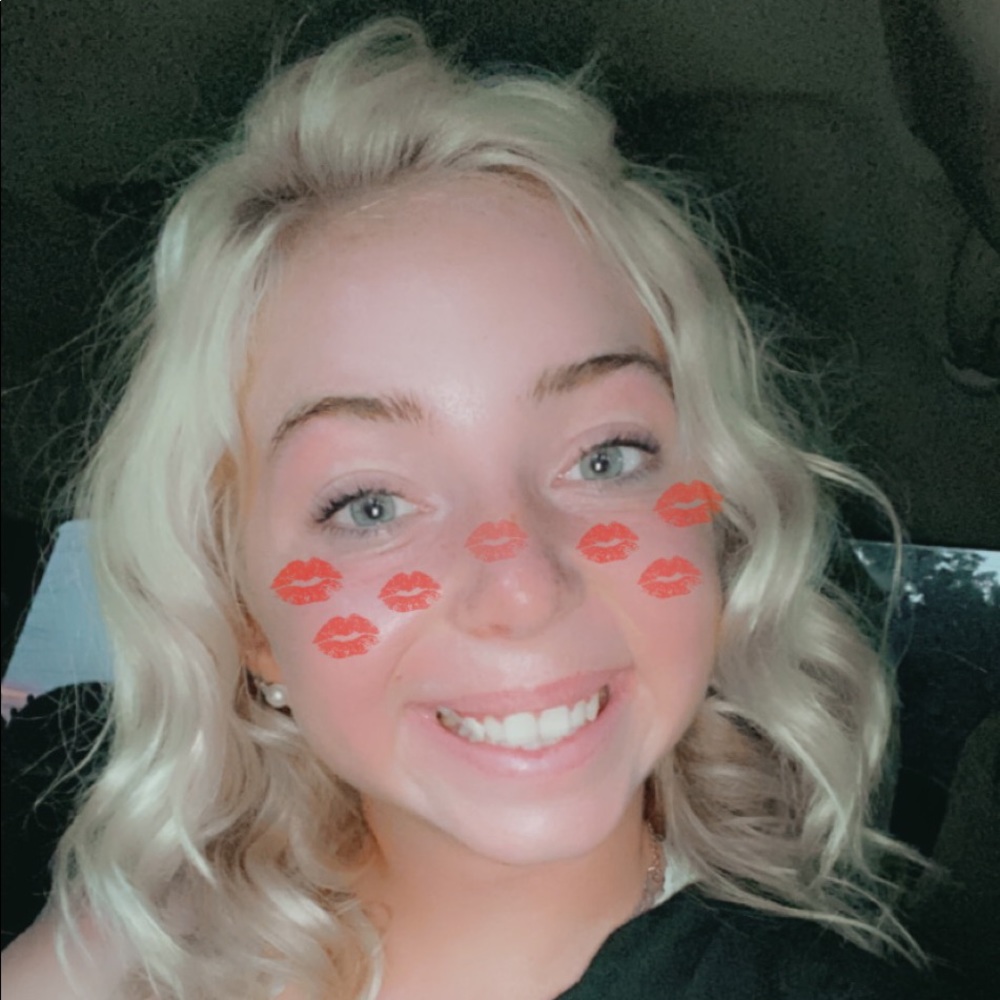 Meet your Posher, Marisa